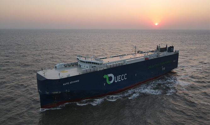 バッテリーハイブリッドLNG燃料自動車専用船