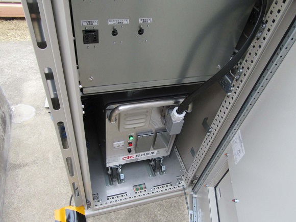 路面太陽光発電ユニット