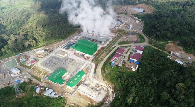 ムアララボ地熱発電所写真