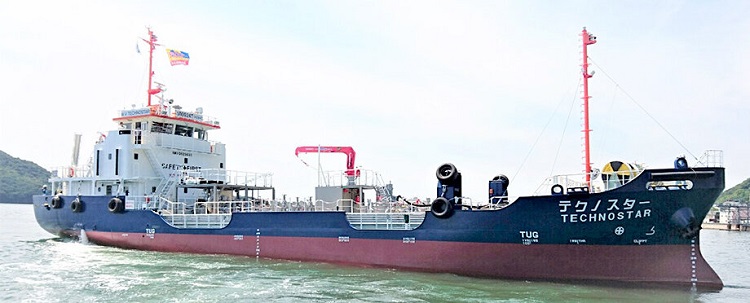 「テクノスター」：二重底・二重船殻の燃料供給船。2017年竣工。