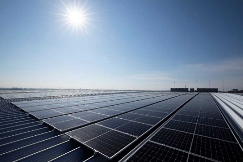 東京建物・「Ｔ－ＬＯＧＩ久喜」屋上太陽光パネル