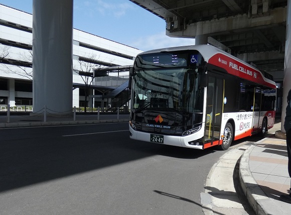 関西空港・燃料電池バスＳＯＲＡ