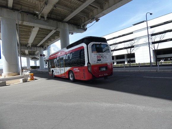 関西空港・燃料電池バスＳＯＲＡ