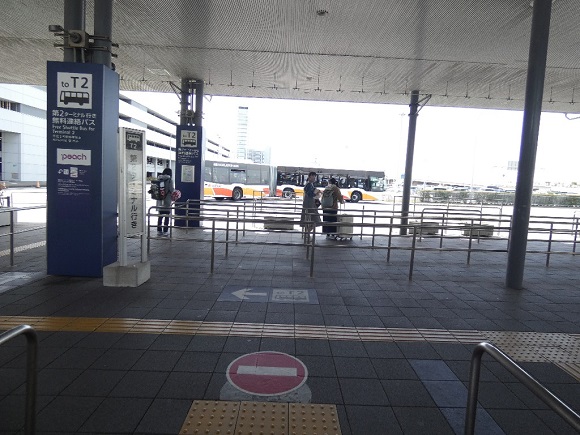 エアロプラザ１階のバス乗り場