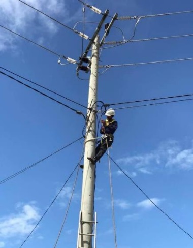 Sun-eee 社員による工事の様子