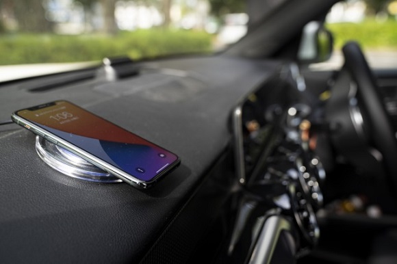 置くだけで充電！ Qi対応スマホのワイヤレス充電器が、DIME最新号（５／１２発売）の特別付録に！