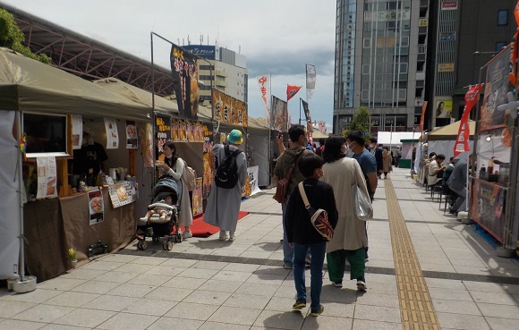 金山ヤキソバトルの会場