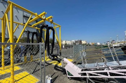 川崎港、ＥＶタンカー給電ステーションが完成・世界初のＥＶタンカーが接岸