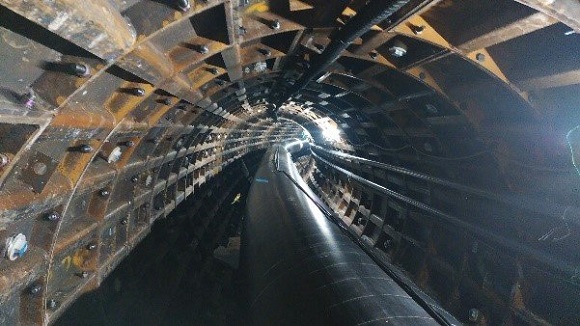 配管の敷設状況（小櫃川シールド工事）