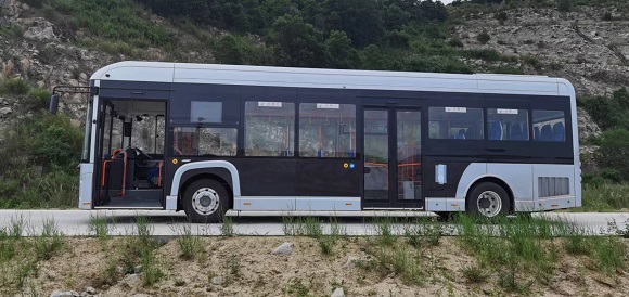 EVモーターズ・ジャパン、「大型EV路線バス」を2022バステクフォーラムへ出展