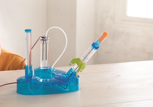 2022年7月『学研の科学』復刊、第1号のキットは「水素エネルギーロケット」