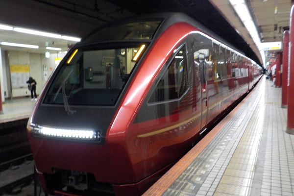 近鉄特急ひのとり