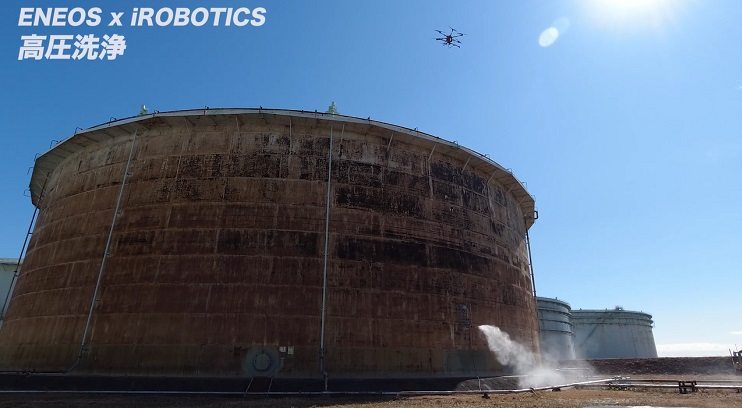 ＥＮＥＯＳとアイ・ロボティクス、石油タンクのドローン塗装の有効性を根岸製油所内で確認