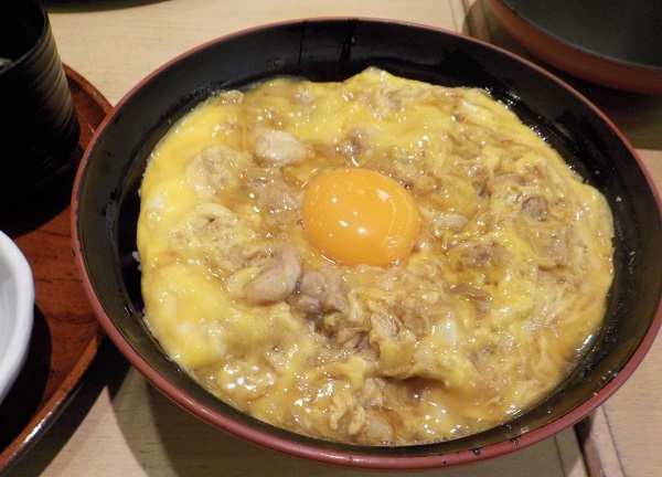地下街エスカで名古屋めし「名古屋コーチンの親子丼」