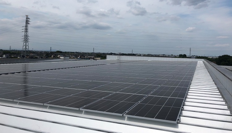 コンタクトレンズのシード、埼玉県の倉庫屋上で太陽光発電設備を拡張