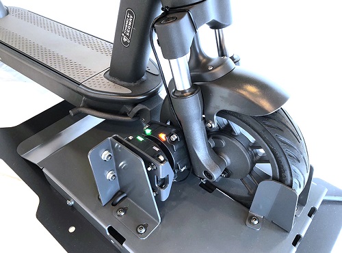 セグウェイ、シェアリング電動キックスクーターにワイヤレス充電モデルを販売