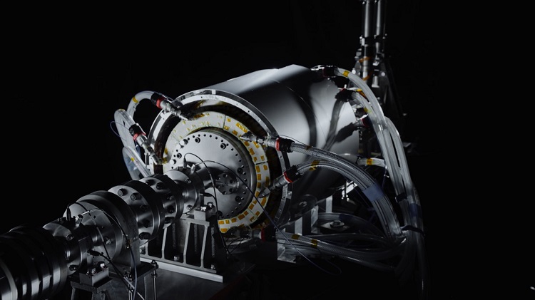 東芝、モビリティ向け軽量・小型で大出力の超電導モーター試作機を開発