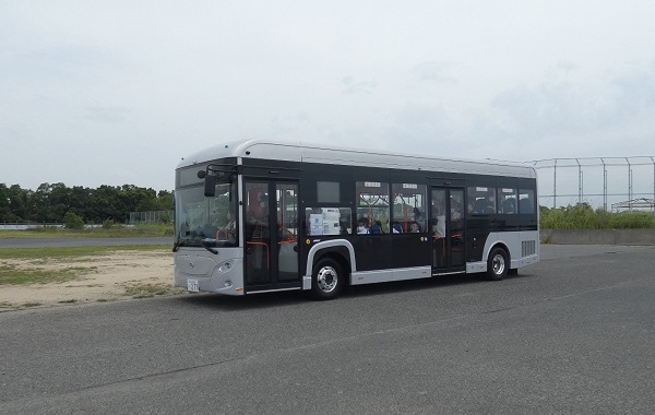 大阪舞洲の2022バステクフォーラムで、EVモーターズ・ジャパンの電気バスに乗ってきました