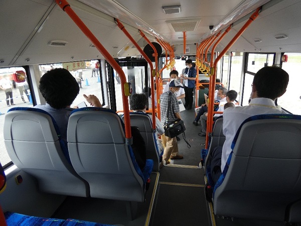 大阪舞洲の2022バステクフォーラムで、EVモーターズ・ジャパンの電気バスに乗ってきました