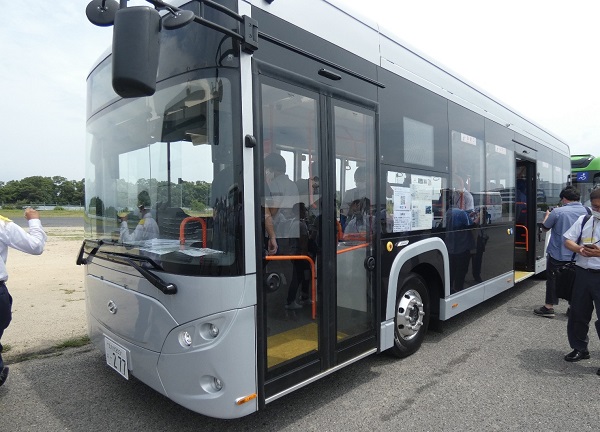 大阪舞洲の2022バステクフォーラムで、EVモーターズ・ジャパンの電気バスに乗ってきました