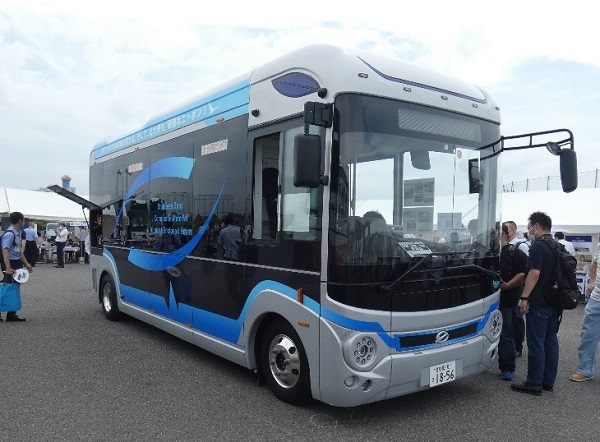 大阪舞洲の2022バステクフォーラムで、EVモーターズ・ジャパンの電気バスに乗ってきました