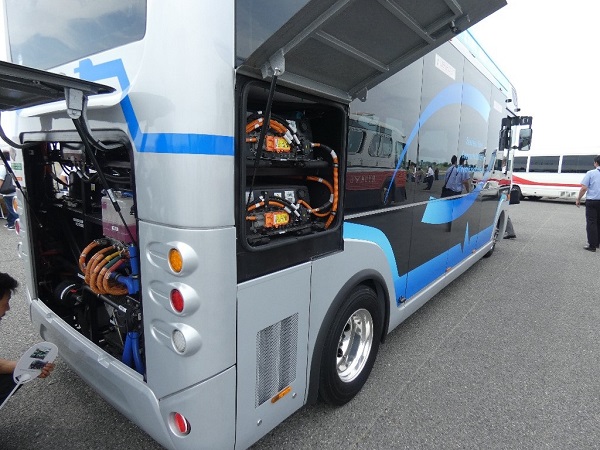 大阪舞洲の2022バステクフォーラムで、EVモーターズ・ジャパンの電気バスに乗ってきました