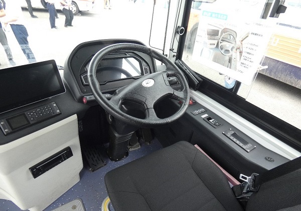 大阪舞洲の2022バステクフォーラムで、EVモーターズ・ジャパンの電気バスに乗ってきました