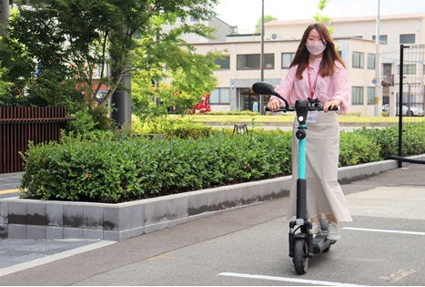 京都リサーチパーク、電動キックボードのシェアリングサービス「LUUP」を導入
