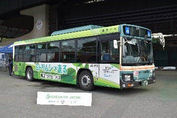西武バス、廃食油等が原料の「リニューアブルディーゼル100%」で走る旅客バス