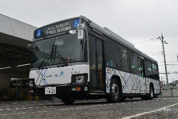 西武バス、廃食油等が原料の「リニューアブルディーゼル100%」で走る旅客バス