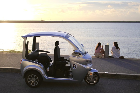 東大発学生ベンチャー「eMoBi」、8月16日・福岡市大名で電動トゥクトゥクのレンタルを開始