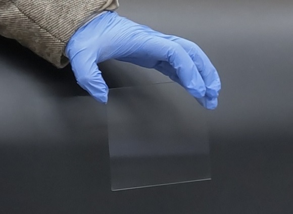 中央電力、マンションなどの窓ガラスに採用可能な透明太陽電池の技術開発に寄附・出資