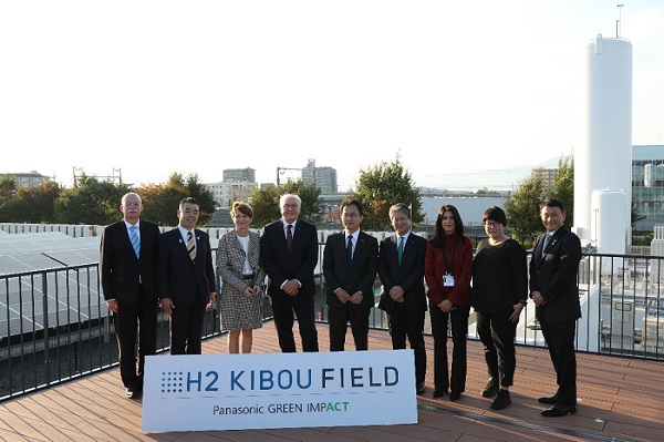 ドイツ大統領がパナソニック草津「H2 KIBOU FIELD」と燃料電池工場を視察