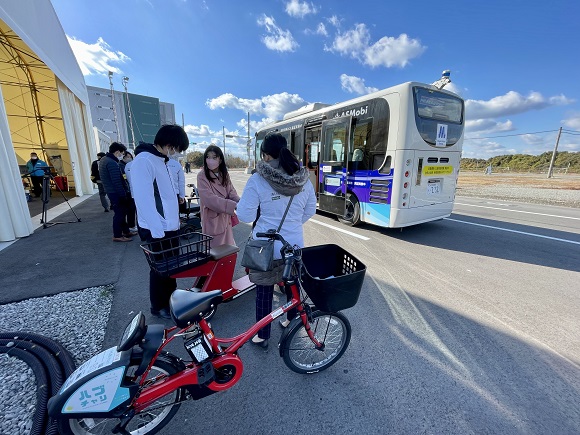 次世代電動モビリティFuture「GOGO！シェア」、大阪舞洲実証会場で体験試乗を開始