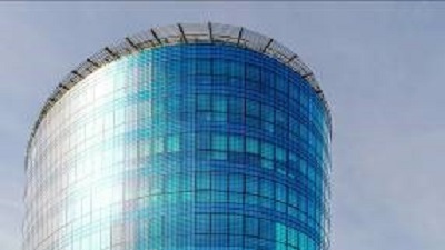 NTTデータと積水化学、フィルム型ペロブスカイト太陽電池を建物外壁に設置