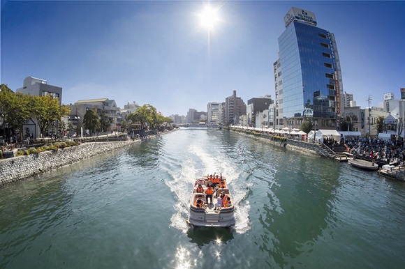 徳島市、ヤマハ発動機とひょうたん島周遊「電動船」試乗会第2弾を開催