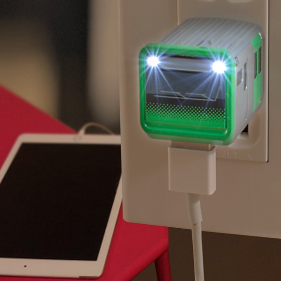 スマイルタンク、車両型USB AC充電器「スマ鉄」再入荷!